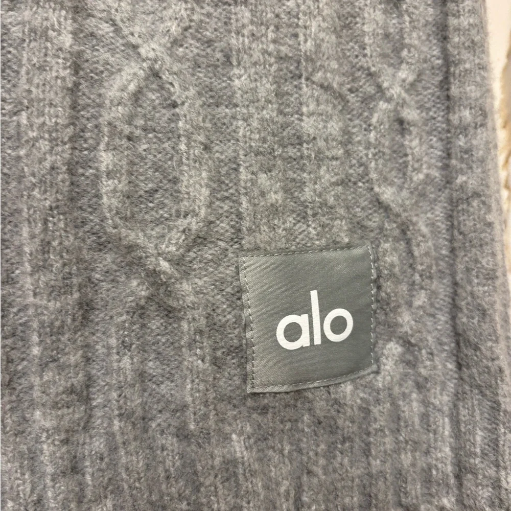 ALO Yoga Gray Cable Knit Skirt